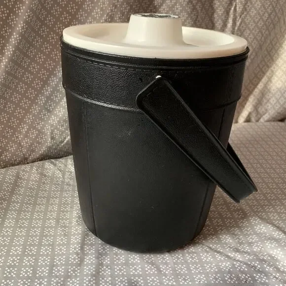 Vintage Rubbermaid Black Ice Bucket Silver Snowflake Design on Lid - Picture 6 of 6